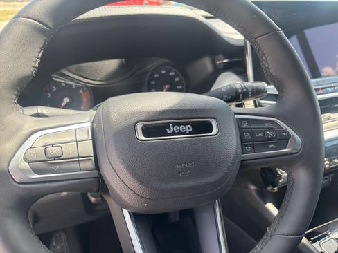Used 2025 Jeep Compass Limited AWD/4WD image 25