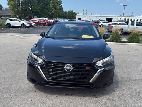 Used 2025 Nissan Sentra SR FWD image 8