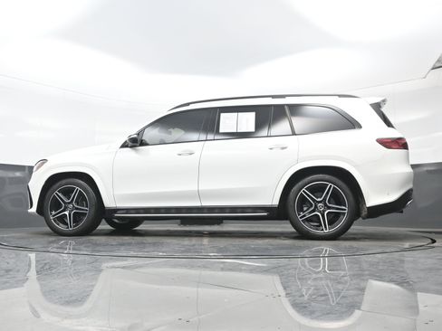 Used 2025 Mercedes-Benz GLS 450 4MATIC image 29