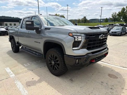 Used 2025 Chevrolet Silverado 2500 LT w/ Trail Boss Package AWD/4WD image 3