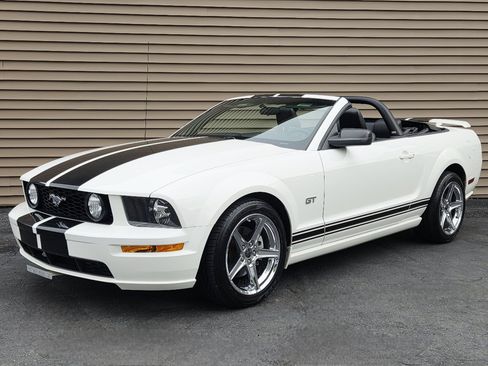 Used 2006 Ford Mustang GT image 10