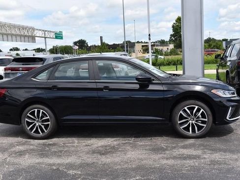 New 2026 Volkswagen Jetta SE FWD image 5