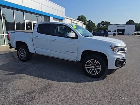 Used 2022 Chevrolet Colorado LT w/ Luxury Package AWD/4WD image 2