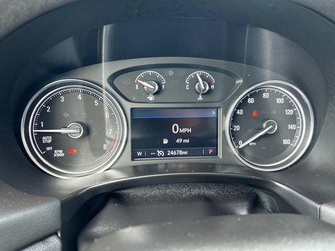 Used 2024 Buick Enclave Essence AWD/4WD image 27