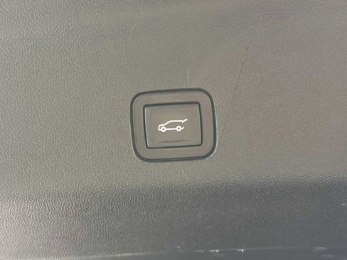 Used 2023 GMC Yukon SLT image 26