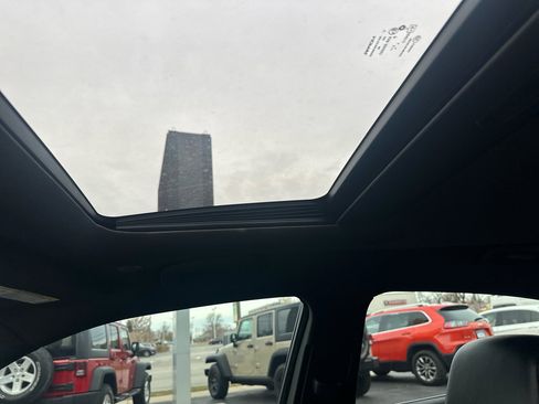 Used 2017 Dodge Charger SXT w/ Plus Group image 49