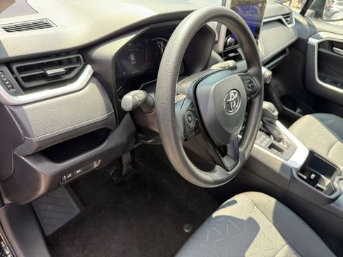 Certified 2025 Toyota RAV4 XLE AWD/4WD image 28