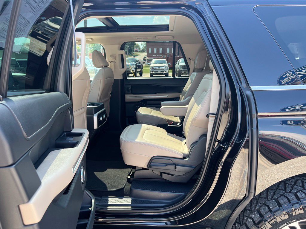 Used 2024 Ford Expedition Max Limited AWD/4WD image 17