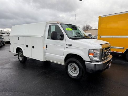 Used 2019 Ford E-350 and Econoline 350 Super Duty w/ Power Windows & Locks Group image 1