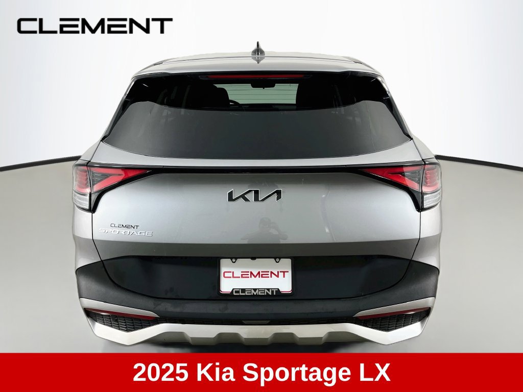Used 2025 Kia Sportage LX FWD image 8