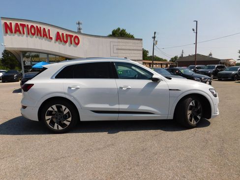Used 2021 Audi e-tron Premium Plus w/ Premium Plus Package AWD/4WD image 4