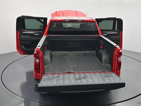 Used 2022 Chevrolet Silverado 1500 LT AWD/4WD image 46