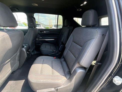 Used 2024 Chevrolet Traverse LT FWD image 21