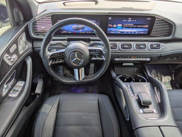 Used 2025 Mercedes-Benz GLS 580 4MATIC image 16
