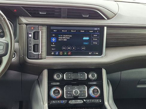 Used 2021 GMC Yukon Denali w/ Denali Premium Package AWD/4WD image 10