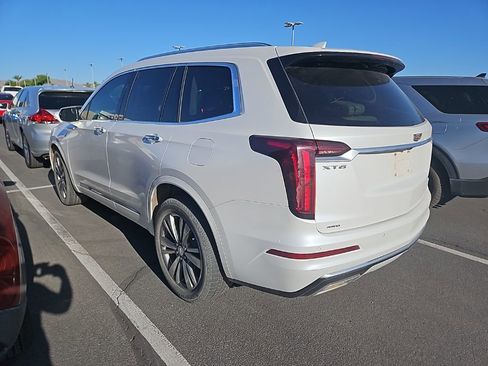 Used 2021 Cadillac XT6 Premium Luxury image 2