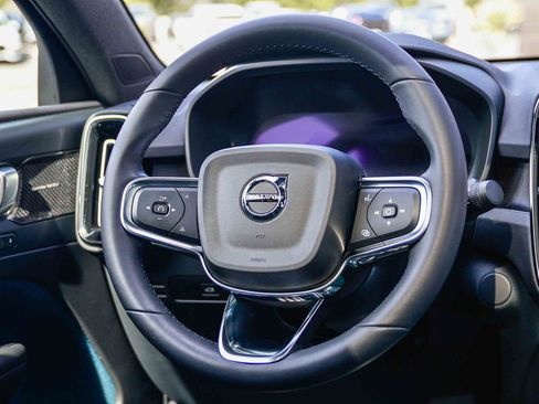 Used 2023 Volvo C40 P8 Recharge Ultimate w/ Protection Package Premier image 17