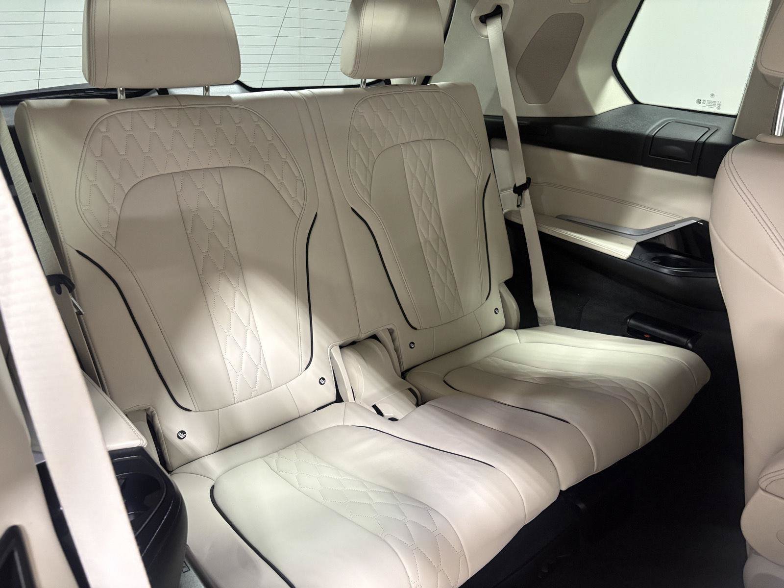 Used 2024 BMW X7 xDrive40i w/ Executive Package AWD/4WD image 13