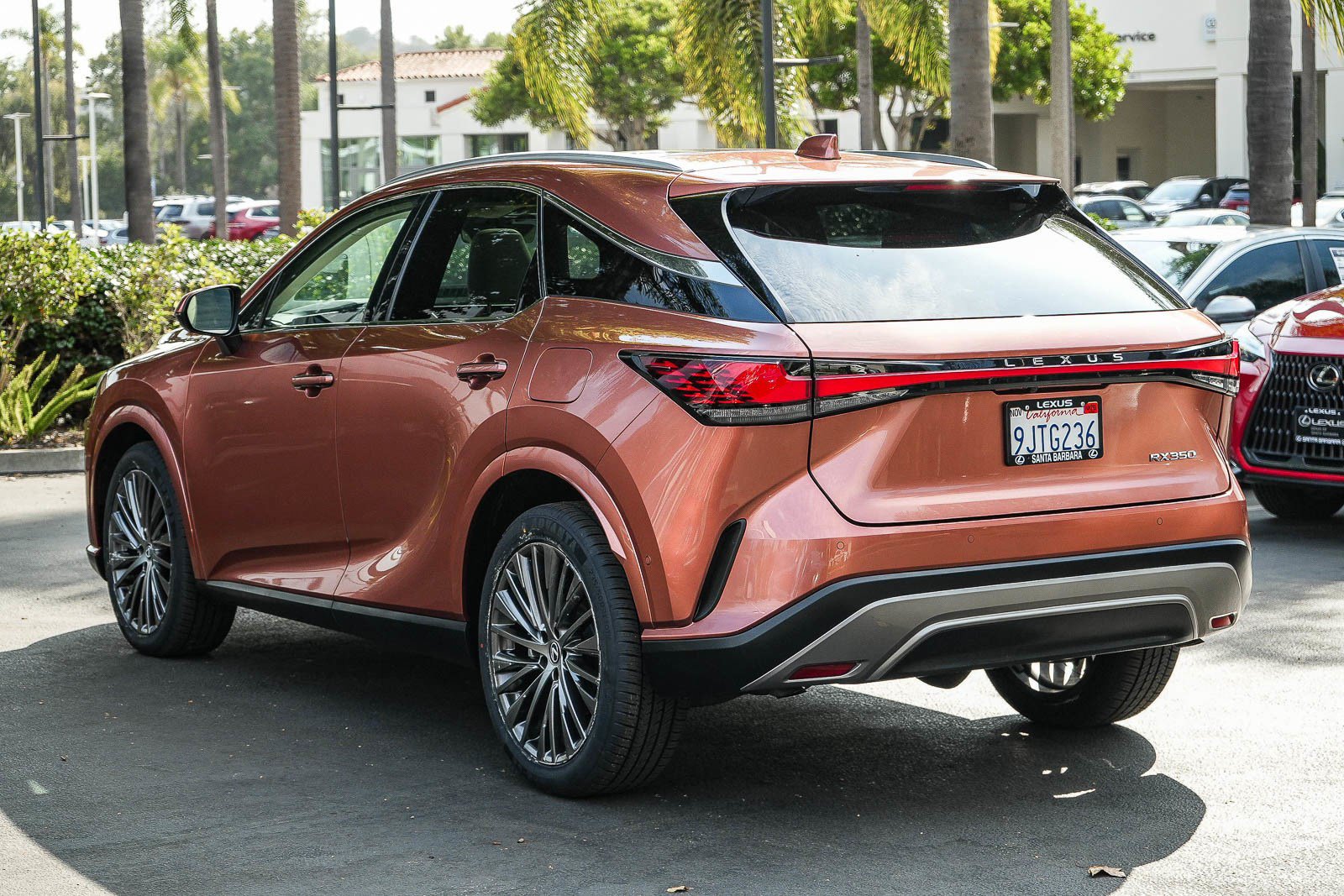 Used 2024 Lexus RX 350 FWD w/ Convenience Package image 4