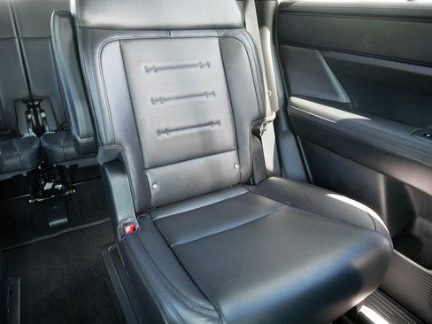 Used 2025 Hyundai Santa Fe Calligraphy AWD/4WD image 14