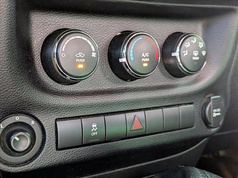 Used 2015 Jeep Wrangler Sport w/ Quick Order Package 23S AWD/4WD image 10