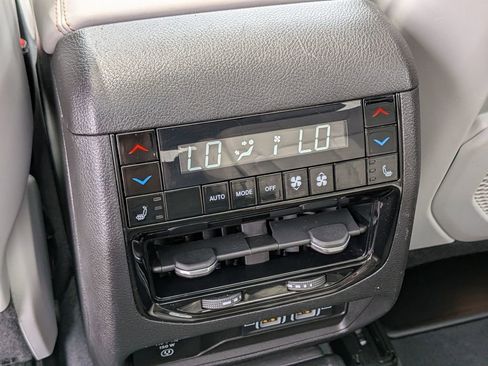 Used 2023 Jeep Grand Cherokee L Overland w/ Advanced Protech Group III AWD/4WD image 30
