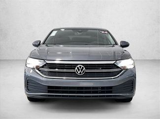 Used 2024 Volkswagen Jetta SE FWD video 3