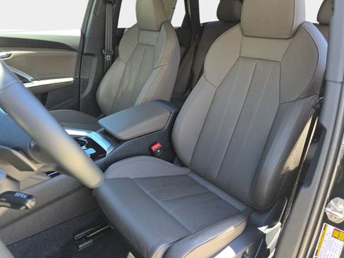 Certified 2025 Audi Q5 Premium Plus w/ Premium Plus AWD/4WD image 18