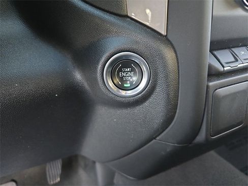 Used 2023 Chevrolet Silverado 1500 Custom image 19