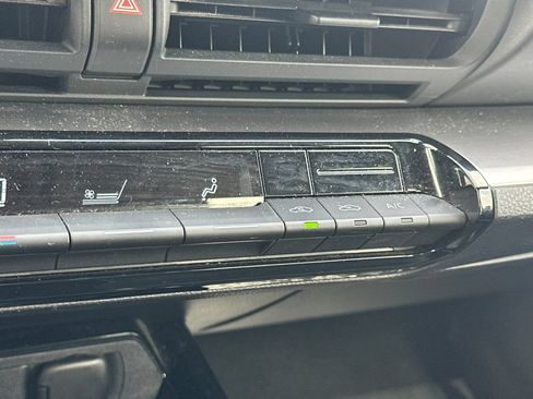 Used 2023 Toyota Prius LE FWD image 29