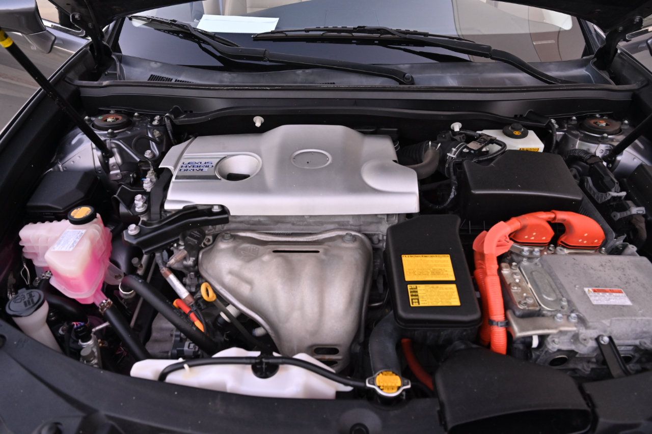 Used 2013 Lexus ES 300h w/ Premium Pkg FWD image 33