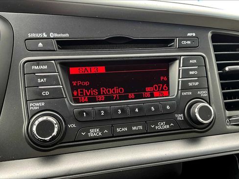 Used 2013 Kia Optima LX image 32