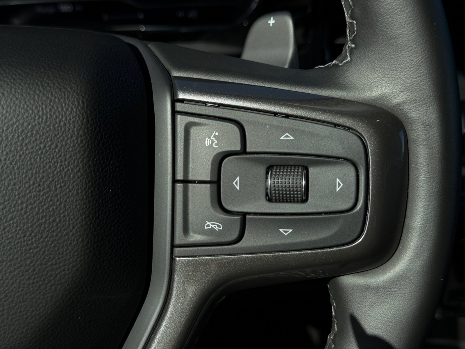 Used 2025 Chevrolet Silverado 1500 High Country w/ Midnight Edition AWD/4WD image 25