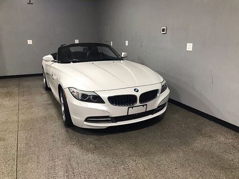 Used 2012 BMW Z4 sDrive28i image 16