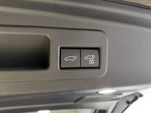 Used 2025 Toyota 4Runner Trailhunter image 48