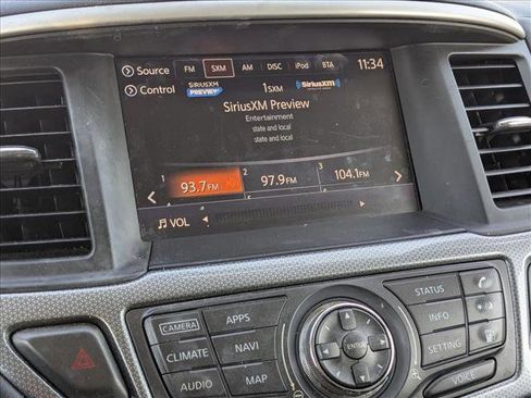 Used 2019 Nissan Pathfinder SL image 11