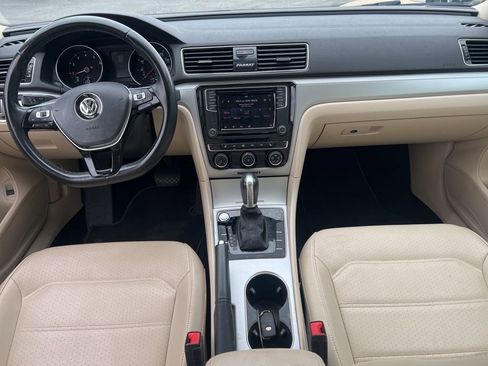 Used 2019 Volkswagen Passat 2.0T Wolfsburg w/ Wheels & Sunroof Package FWD image 22