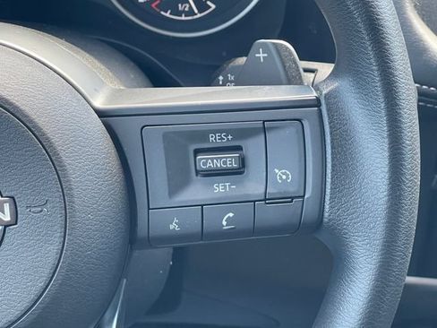 Used 2023 Nissan Rogue S FWD image 18