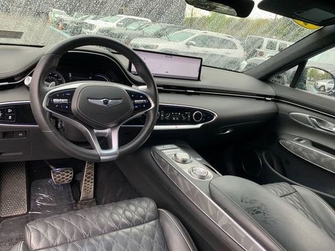 Used 2022 Genesis GV70 3.5T Sport w/ Sport Advanced Package AWD/4WD image 17
