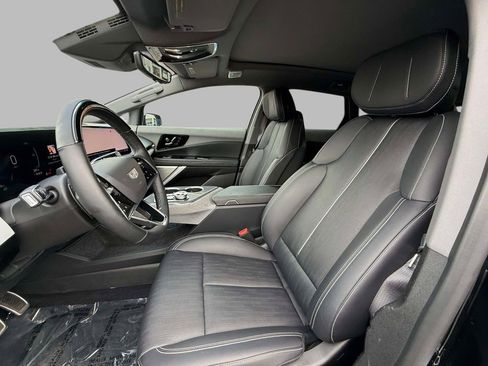 Used 2025 Cadillac Optiq Luxury 2 w/ LPO, Floor Liner Package image 2