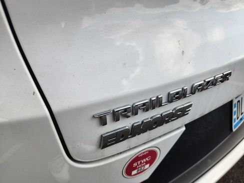 Used 2023 Chevrolet TrailBlazer LT FWD image 8