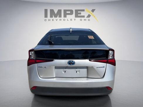 Used 2022 Toyota Prius LE FWD image 3