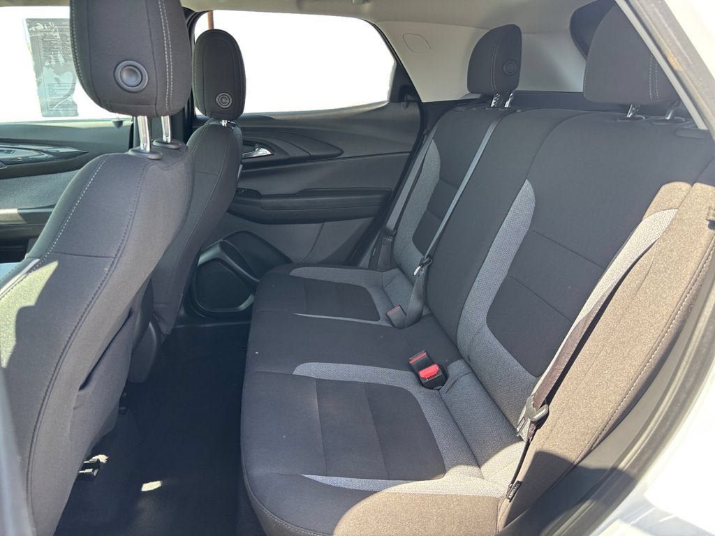 Used 2024 Chevrolet TrailBlazer LT w/ LT Cold Weather Package FWD image 16