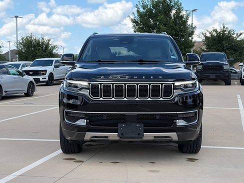 Used 2022 Jeep Wagoneer Series III w/ Flexible Seating Group AWD/4WD image 2
