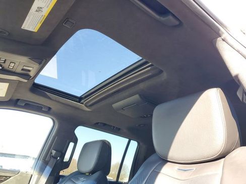 Used 2015 Cadillac Escalade ESV Platinum image 17