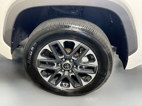 Used 2023 Toyota Tundra Limited AWD/4WD image 13