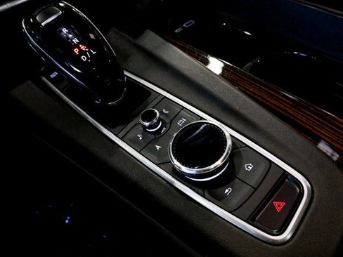 Used 2023 Cadillac Escalade ESV Premium Luxury image 34