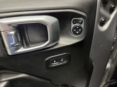 Used 2019 Jeep Wrangler Unlimited Sport S AWD/4WD image 16