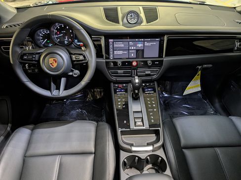 New 2026 Porsche Macan image 7