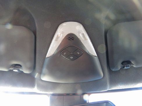 Used 2018 Toyota C-HR XLE image 26